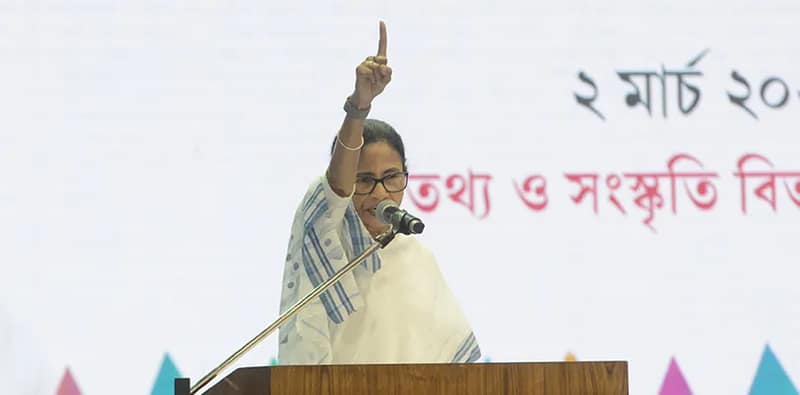 কমিশন ভোটাধিকার লুট করছে: মমতা বন্দ্যোপাধ্যায়