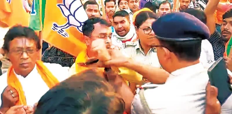 ছিল না অনুমতি, বিজেপির বাইক র‌্যালি ঘিরে তুলকালাম বনগাঁয়