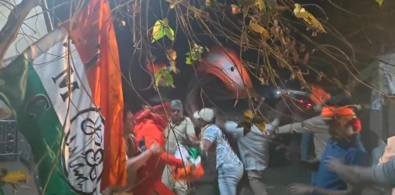 নানুরে তৃণমূল ও বিজেপি কর্মী-সমর্থকদের মধ্যে হাতাহাতি, ঘটনাস্থলে পুলিশ