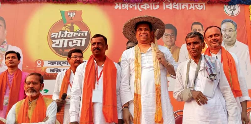 ‘আমি সন্ত্রাসকারীদের বাবা’, আউশগ্রামে বিজেপি নেতা সৌমিত্র খাঁর মন্তব্যে বিতর্ক