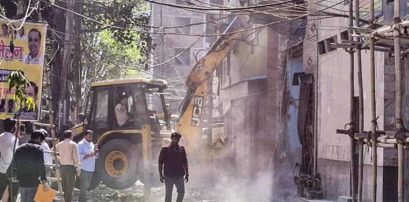 উত্তম নগর খুন: অভিযুক্তের বাড়ির বেআইনি অংশ ভেঙে গুঁড়িয়ে দিল দিল্লি পুরসভা