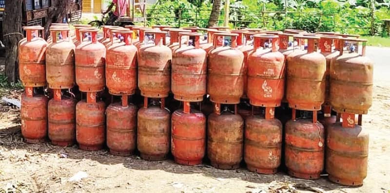 গ্যাসের দাম বৃদ্ধি নিয়ে কেন্দ্রকে তোপ মমতার