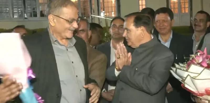 সিমলায় নতুন রাজ্যপাল কাভিন্দার গুপ্তাকে স্বাগত জানালেন হিমাচলের মুখ্যমন্ত্রী সুখবিন্দর সিং সুখু