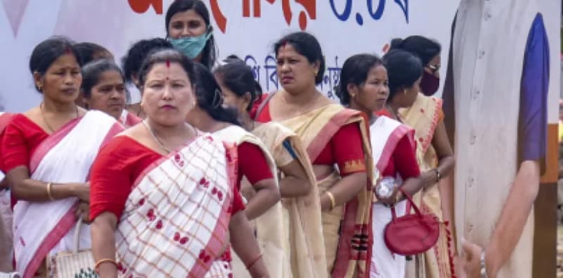 ভোটমুখী অসমে ৪০ লক্ষ মহিলার অ্যাকাউন্টে ঢুকবে ৯ হাজার টাকা