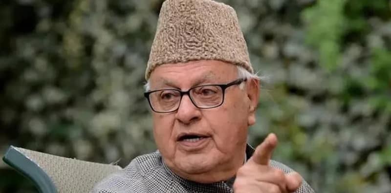 চলল গুলি, রক্ষা ফারুকের
