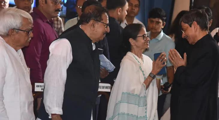 রাজ্যপাল হিসাবে শপথ রবির, রাজভবনে উপস্থিত মুখ্যমন্ত্রী