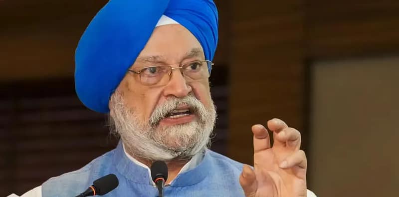 জ্বালানি নিয়ে আতঙ্কের কোনও কারণ নেই: পেট্রোলিয়াম মন্ত্রী