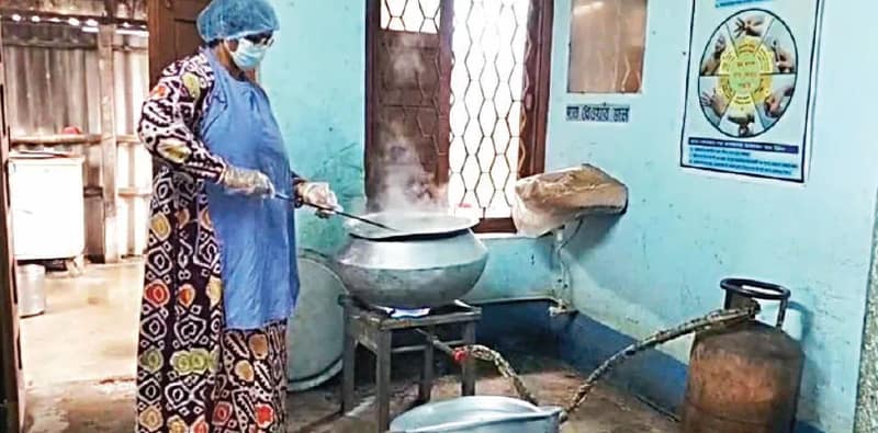 গ্যাস সিলিন্ডার সংকটের আঁচ হাসপাতালের ক্যান্টিনগুলিতে