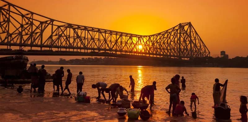 আজ ভোরে কলকাতার তাপমাত্রা ছিল ২৭.৫ ডিগ্রি সেলসিয়াস ও সর্বোচ্চ তাপমাত্রা ৩৪.৬ ডিগ্রি সেলসিয়াসের আশেপাশে থাকার সম্ভাবনা আছে