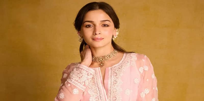 জন্মদিনে  আলিয়ার ঘোষণা