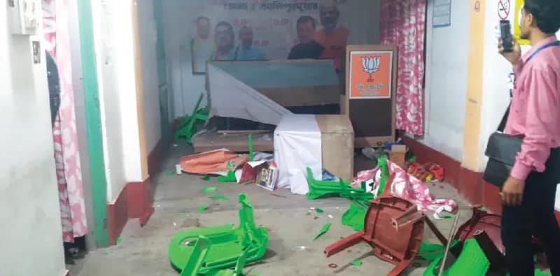 আলিপুরদুয়ারে প্রার্থী নিয়ে তুলকালাম পদ্ম কার্যালয়ে