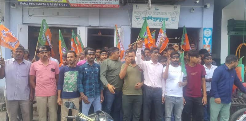 প্রার্থীকে ঘিরে অসন্তোষ, গোষ্ঠী কোন্দলে জেরবার বিজেপি