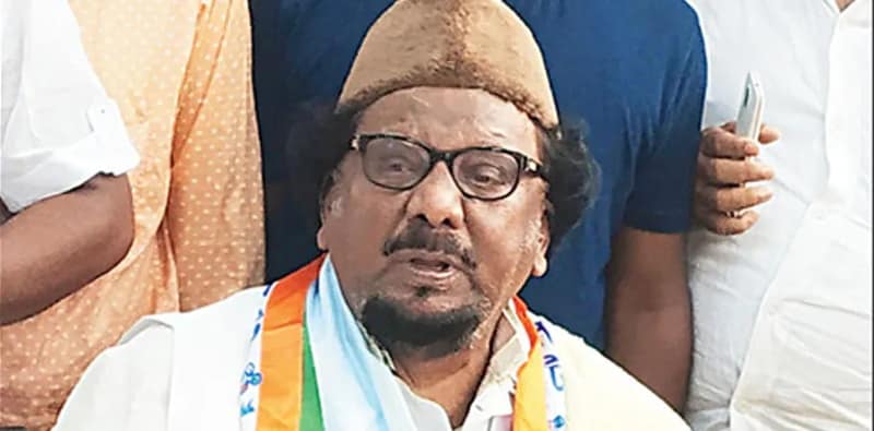 গোলঘরে মুষড়ে পড়লেন অনুগামীরা, শুনসান করিমের বাড়ি