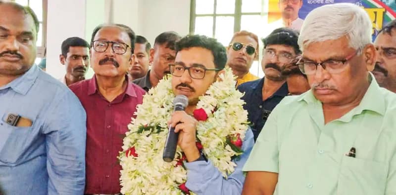 এসআইআর থেকে বাঙালি বিদ্বেষ,  প্রচারের সুর বাঁধলেন তৃণমূলের প্রার্থী