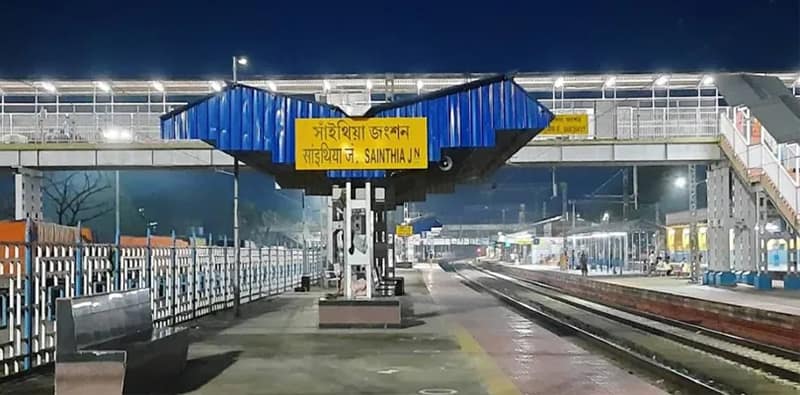 ভোটের মুখে বিজেপির গলার কাঁটা রেলসেতু ‘বাণিজ্য নগরী’র তকমা হারাচ্ছে সাঁইথিয়া