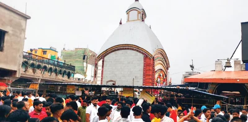 তিনদিনের ছুটিতে তারাপীঠে ভিড়, পুজো দিলেন বিভিন্ন দলের প্রার্থী, ঝাড়খণ্ডের প্রাক্তন মুখ্যমন্ত্রী