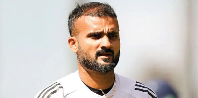 ছিটকে গেলেন আকাশদীপও