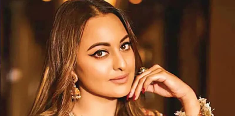 আইনের পথে সোনাক্ষী
