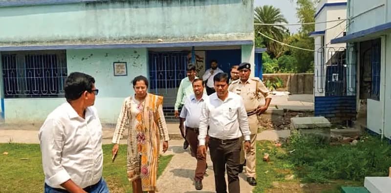 নির্বাচনি প্রস্তুতি সরেজমিনে দেখতে কেন্দ্রগুলি চষে বেড়াচ্ছেন পর্যবেক্ষকরা