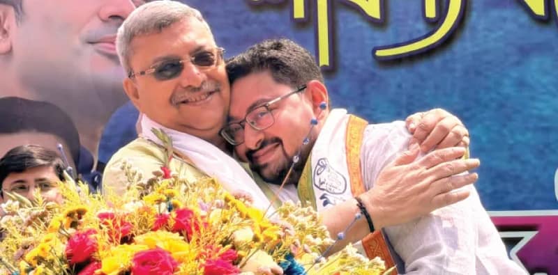 রেলের প্ল্যাটফর্ম থেকে পিতা-পুত্রের যুগলবন্দি,  শিল্পাঞ্চল ও কৃষিবলয়ে বর্ণময় জনসংযোগ