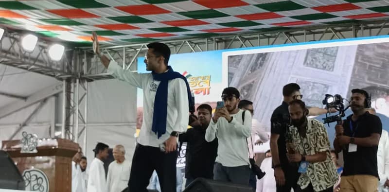 পাথরপ্রতিমায় সভাস্থালে উপস্থিত হলেন অভিষেক বন্দ্যোপাধ্যায়
