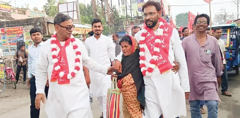 ভরসা জোগাচ্ছেন খেতমজুর, কৃষকরা রানিনগর জয়ের স্বপ্ন সিপিএমের
