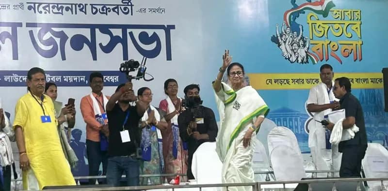 পাণ্ডবেশ্বরের জনসভায় মুখ্যমন্ত্রী মমতা বন্দ্যোপাধ্যায়