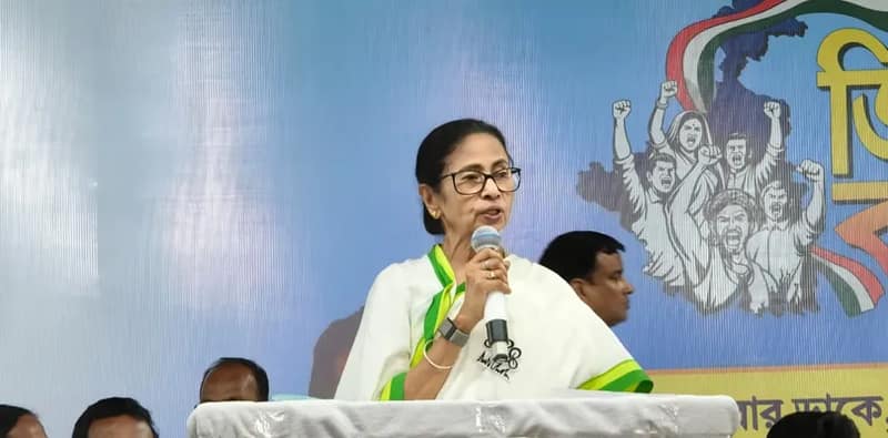 রাজ্যে এনআরসি করতে দেওয়া হবে না: মমতা