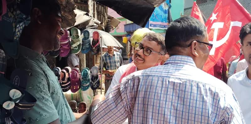 ভোটপ্রচারে রায়দিঘি কেন্দ্রের সিপিএম প্রার্থী সাম্য গাঙ্গুলি