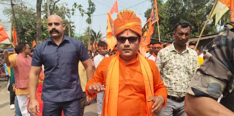 ময়নাগুড়িতে রামনবমীর মিছিলে উপস্থিত বিজেপি প্রার্থী কৌশিক রায়