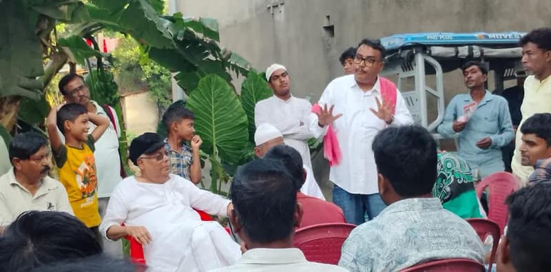 রায়দিঘী বিধানসভা কেন্দ্রে সিপিআই (এম) প্রার্থী সাম্য গাঙ্গুলি র সমর্থনে লালপুরে চলছে কর্মীসভা