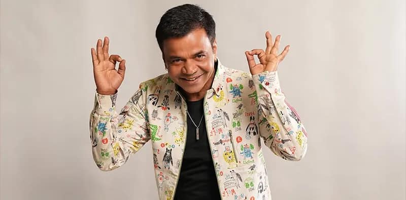 কমেডি  জোর করে হয় না