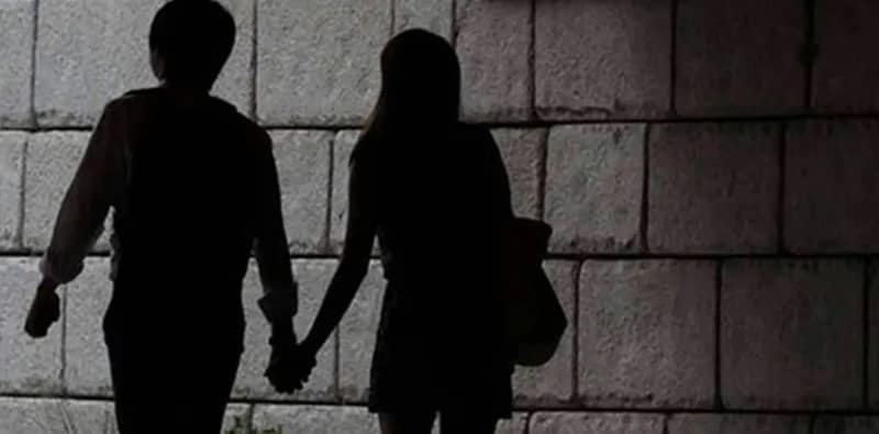 ‘দ্বিগুণ বয়সি স্বামীর সঙ্গে থাকতে চাই না’, কিশোরীকে প্রেমিকের সঙ্গেই সংসার করার ছাড়পত্র মধ্যপ্রদেশ হাইকোটের