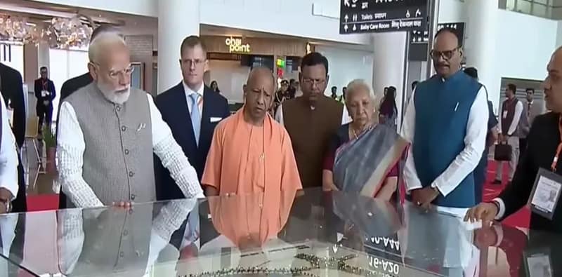 নয়ডা আন্তর্জাতিক বিমানবন্দরের প্রথম পর্যায়ের উদ্বোধনের আগে প্রস্তুতি খতিয়ে দেখলেন প্রধানমন্ত্রী মোদি