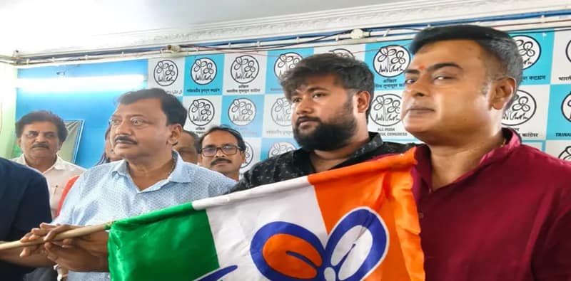 তৃণমূলে যোগ দিলেন ভাটপাড়ার পদ্ম নেতা রাজ বিশ্বাস
