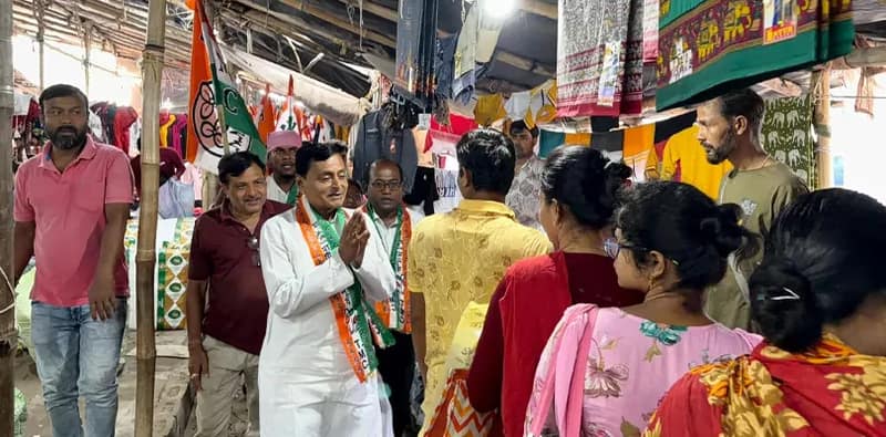 রবিবাসরীয় প্রচারে পূর্বস্থলী দক্ষিণ বিধানসভা কেন্দ্রের তৃণমূল প্রার্থী স্বপন দেবনাথ