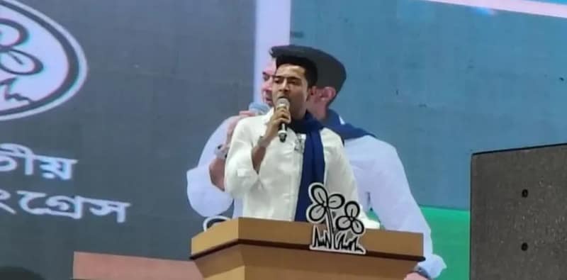 কেন্দ্র সরকারের সাহায্য ছাড়াই মানুষকে পাকা বাড়ি দিয়েছে আমাদের সরকার : অভিষেক বন্দ্যোপাধ্যায়