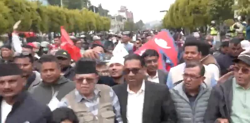 নেপালের প্রাক্তন প্রধানমন্ত্রী কেপি শর্মা ওলির গ্রেপ্তারে প্রতিবাদ তাঁর সমর্থকদের