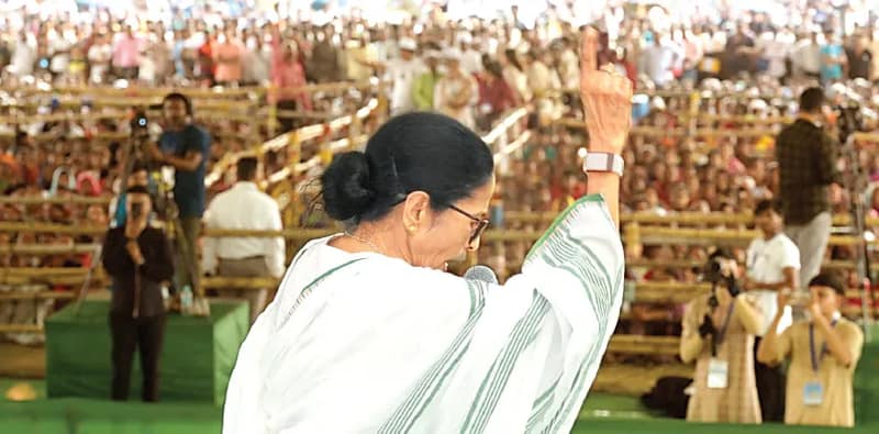 বাংলায় হারবে বুঝে ঘৃণ্য চক্রান্ত বিজেপির: মমতা, কমিশন ও গেরুয়া শিবিরের আঁতাতের বিরুদ্ধে যুদ্ধ ঘোষণা