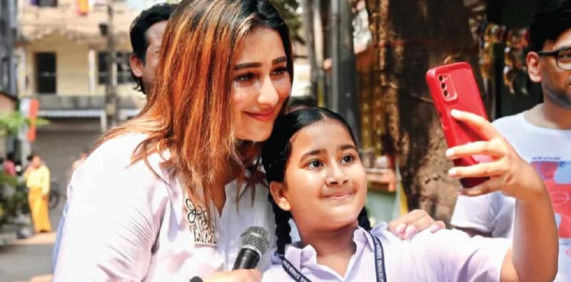 ‘দেড় বছরে রাস্তা সারিয়েছি, এবার নিকাশি ঠিক করব’, জয় নিয়ে আত্মবিশ্বাসী সায়ন্তিকা পরিবর্তন হবেই, দাবি সজলের