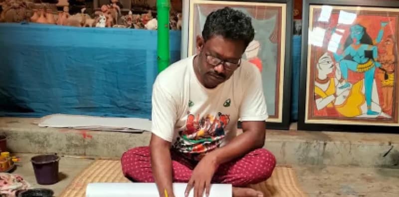 মমতার দৌলতে পটের খ্যাতি বিশ্ব দরবারে মুখ্যমন্ত্রীকে নিয়ে গান বাঁধলেন পিংলার শিল্পীরা