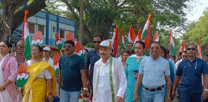 বহরমপুরে ভোটপ্রচারে কংগ্রেস প্রার্থী অধীর রঞ্জন চৌধুরী
