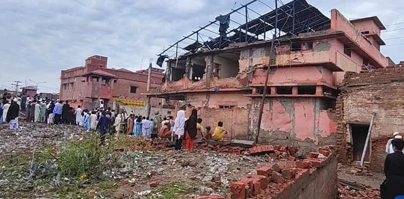 পাকিস্তানে গাড়ি বোমা বিস্ফোরণ, মৃত্যু ৫ জনের, জখম একাধিক