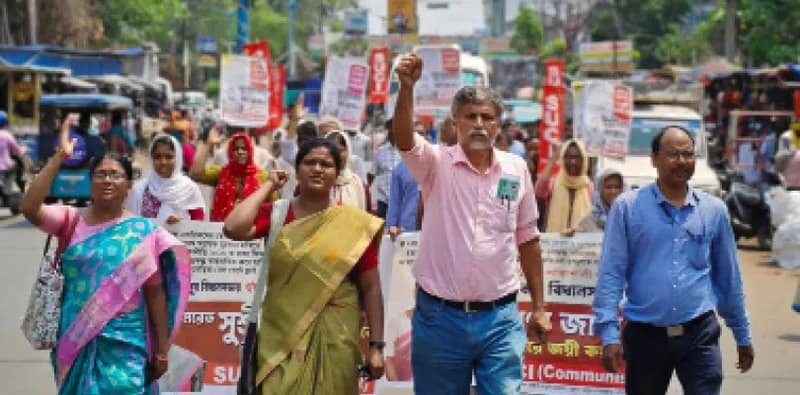 সিপিএমের কনিষ্ঠতম প্রার্থীর চারচাকা গাড়ি, এসইউসিআই নেত্রী মাত্র ৭০০ টাকার মালিক