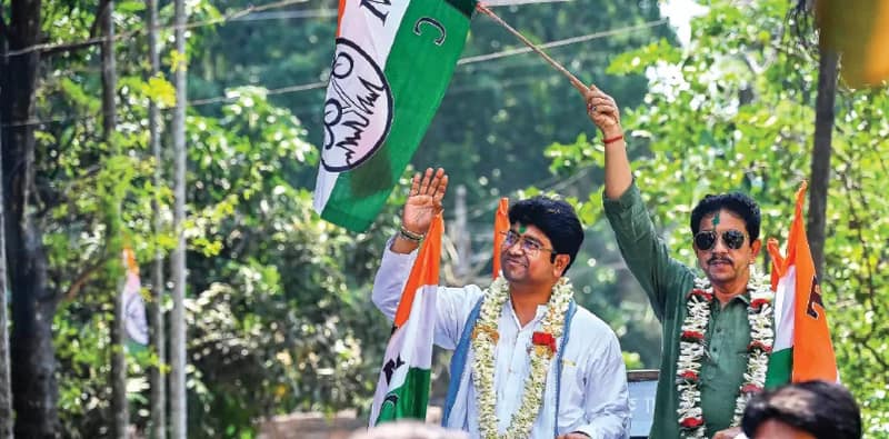 উৎসবের মেজাজে ভোটপ্রচার শান্তিপুরের জোড়াফুল প্রার্থীর