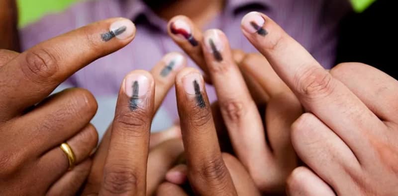 ভোট দিতে গিয়েছেন হাজার হাজার সাফাইকর্মী, তীব্র সমস্যা লখনউতে