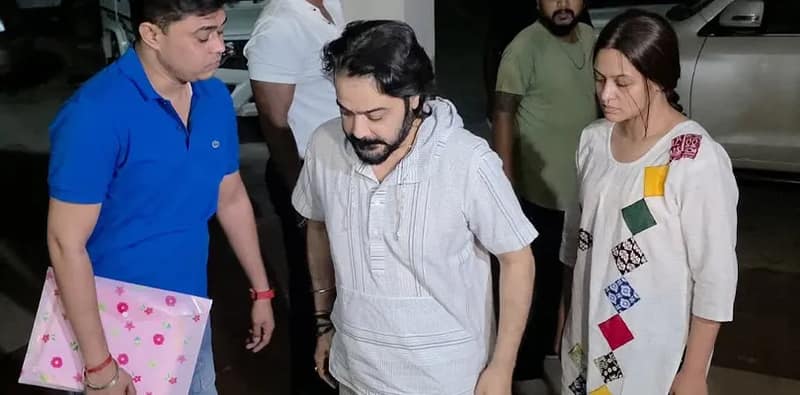 ৮ কিমি দূরের হাসপাতালে পৌঁছাতে ১ ঘণ্টা লাগল কেন? রাহুলের মৃত্যুতে প্রযোজক ও পরিচালকের বিরুদ্ধে থানায় অভিযোগ আর্টিস্ট ফোরামের
