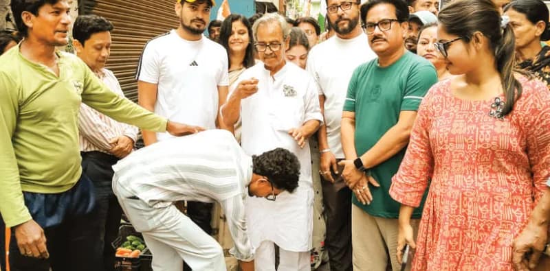 অতিরিক্ত চমক নয়, হেঁটে জনসংযোগে রামপুরহাটের হেভিওয়েট তৃণমূল প্রার্থী