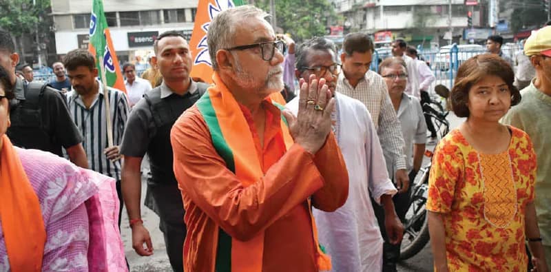 রবি-সকালে বাড়ি বাড়ি প্রচারে শাসক ও বিরোধী দলের প্রার্থীরা
