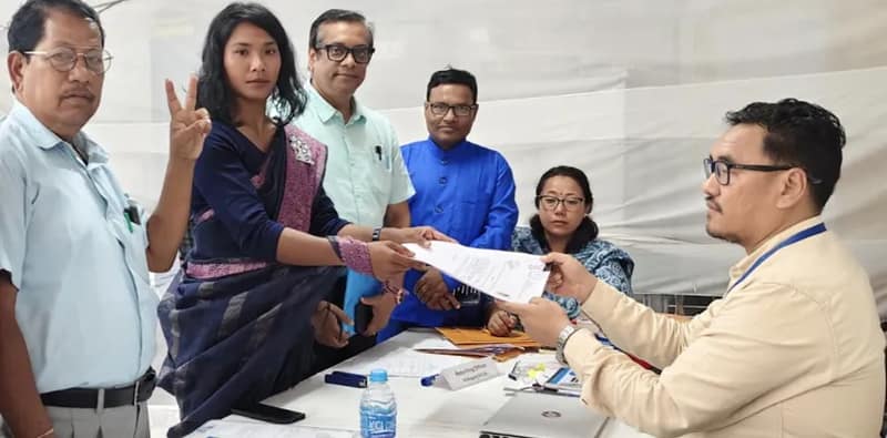 মনোনয়ন জমা দিলেন স্বপ্না বর্মন, জীবনের নতুন ভূমিকায় সফল হওয়ার ব্যাপারে আত্মবিশ্বাসী রাজগঞ্জের তৃণমূল প্রার্থী